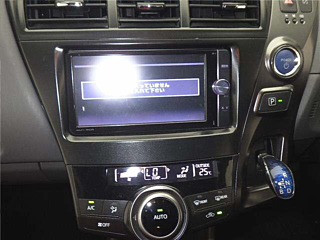 TOYOTA PRIUS ALPHA 2014