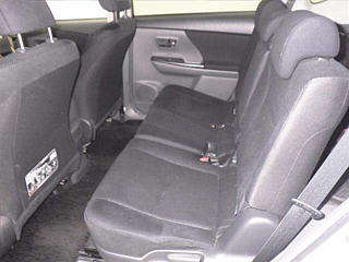 TOYOTA PRIUS ALPHA 2014