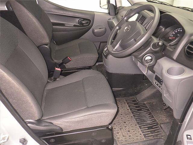 NISSAN NV200 2020
