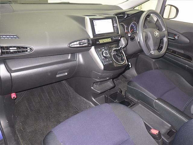 TOYOTA WISH 2012