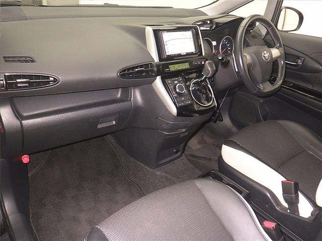 TOYOTA WISH 2011