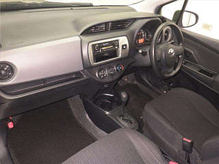 TOYOTA VITZ 2016
