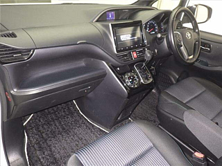 TOYOTA VOXY 2016