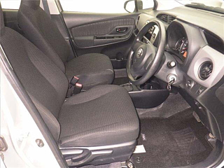 TOYOTA VITZ 2016