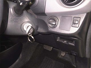 TOYOTA VITZ 2016