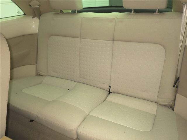 VOLKSWAGEN NEW BEETLE 2010