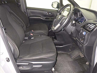 TOYOTA NOAH 2017