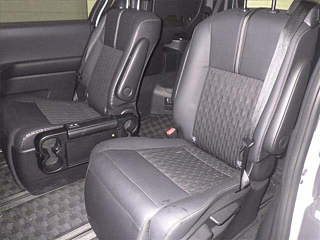 TOYOTA NOAH 2022