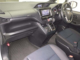 TOYOTA NOAH 2021