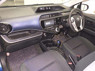 TOYOTA AQUA 2016