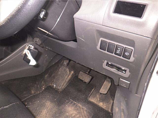 TOYOTA PRIUS ALPHA 2011