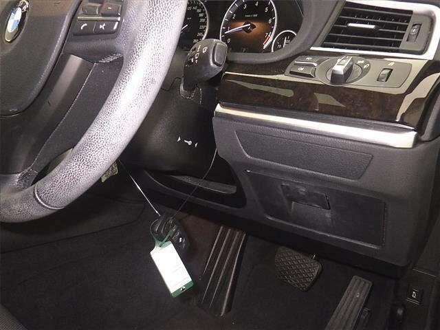BMW 5 SERIES 2011