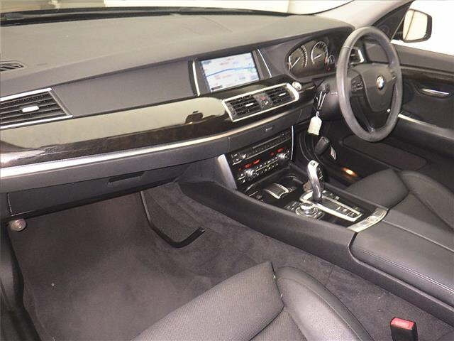 BMW 5 SERIES 2011