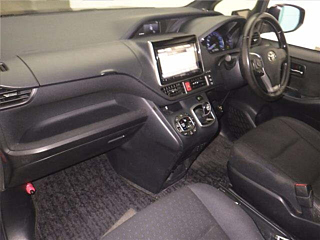 TOYOTA VOXY 2014