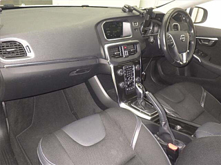 VOLVO V40 2017