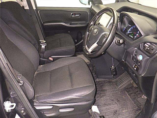 TOYOTA VOXY 2014