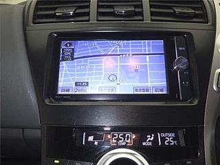 TOYOTA PRIUS ALPHA 2013