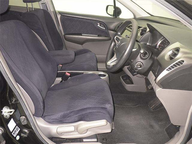 HONDA STREAM 2011