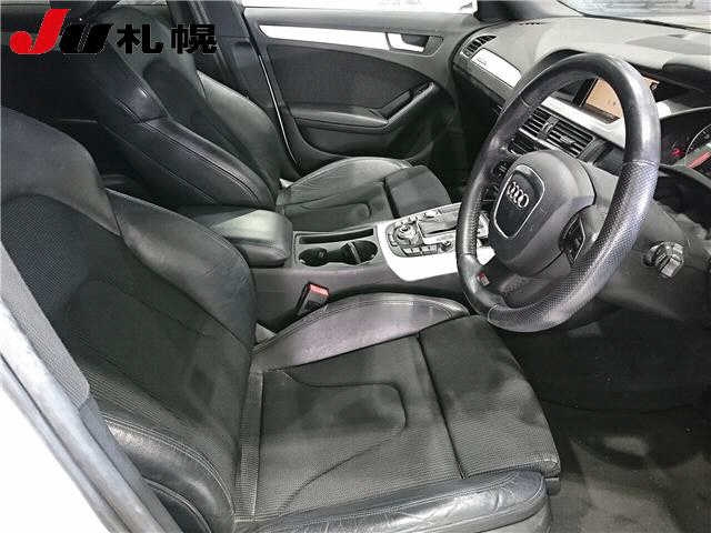 AUDI A4 2011