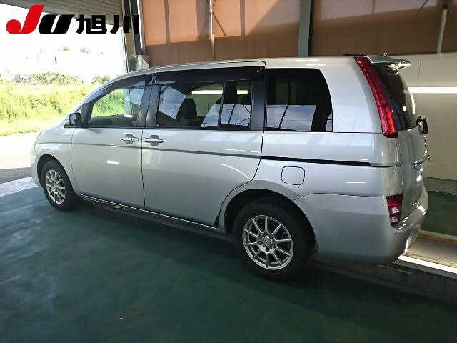 TOYOTA ISIS 2010