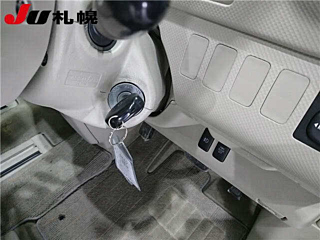 TOYOTA PORTE 2012