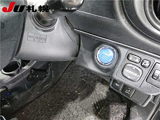 TOYOTA AQUA 2012