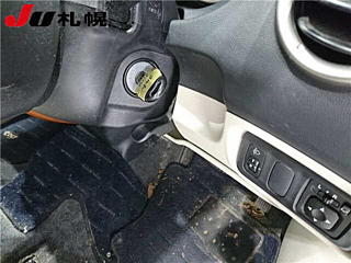 MITSUBISHI COLT 2010