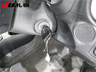 TOYOTA VITZ 2013