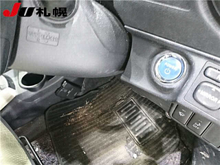 TOYOTA AQUA 2012