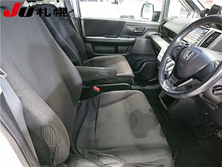 HONDA STEP WAGON 2011
