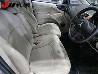 MITSUBISHI COLT 2010