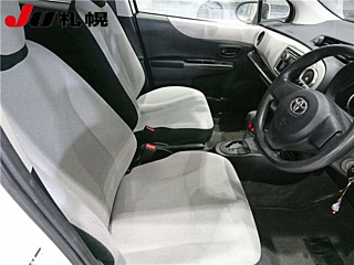 TOYOTA VITZ 2013