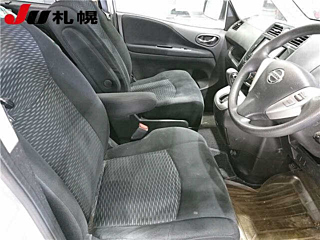 NISSAN SERENA 2013