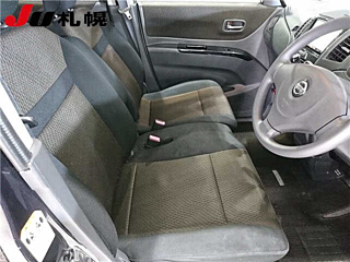 NISSAN ROOX 2013