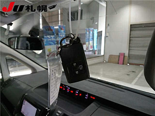 TOYOTA VOXY 2011