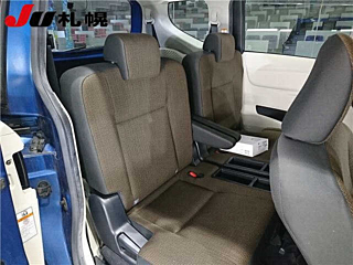 TOYOTA SIENTA 2015