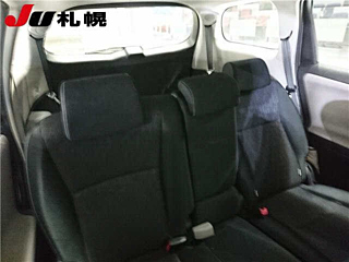 TOYOTA WISH 2011