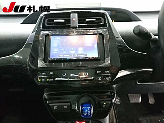 TOYOTA PRIUS 2021