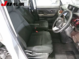 TOYOTA ROOMY 2020