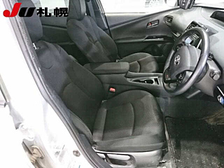 TOYOTA PRIUS 2021