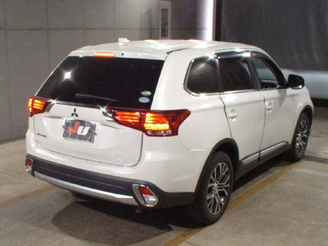 MITSUBISHI OUTLANDER 2017