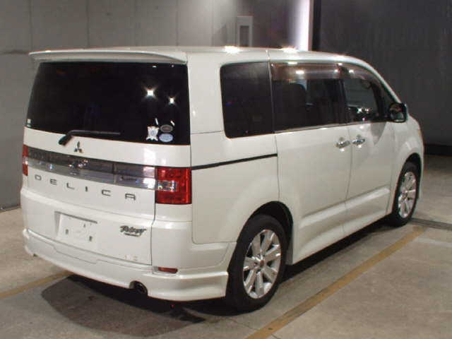 MITSUBISHI DELICA D5 2010