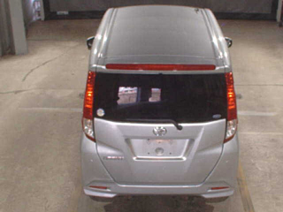 TOYOTA ROOMY 2022