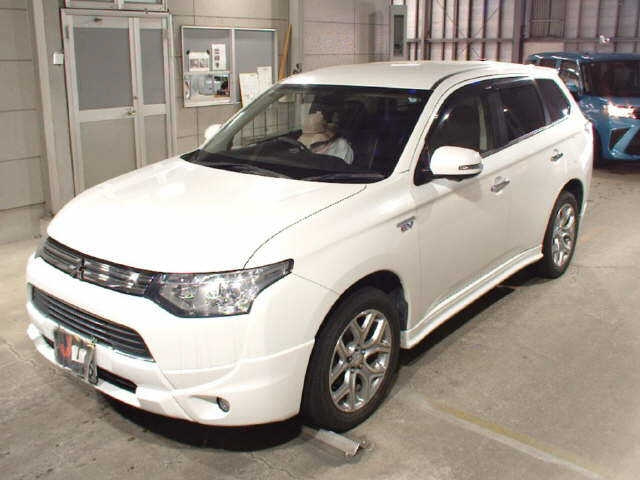 MITSUBISHI OUTLANDER PHEV 2013