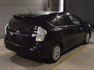TOYOTA PRIUS ALPHA 2012