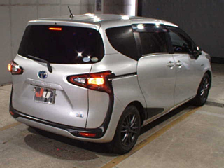 TOYOTA SIENTA 2015