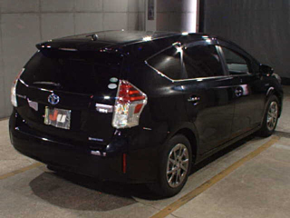 TOYOTA PRIUS ALPHA 2017