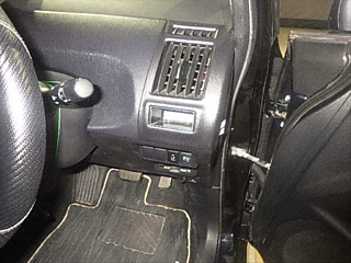 TOYOTA PRIUS ALPHA 2017