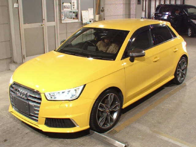 AUDI S1 2014