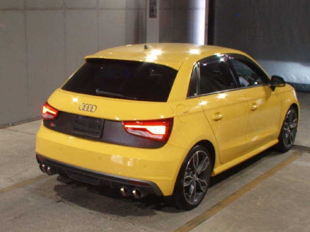 AUDI S1 2014